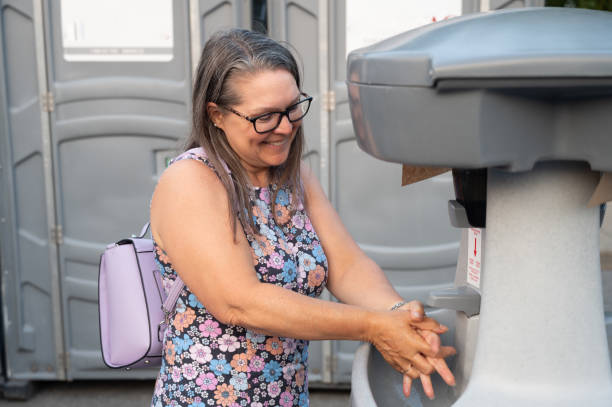 Best Porta potty delivery and setup  in Russellville, AR